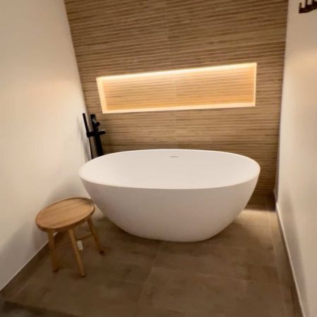 Accent lighting for high end bathroom